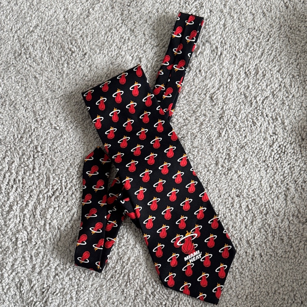 RM Style Vintage Miami Heat 100% Silk Black and Red Tie